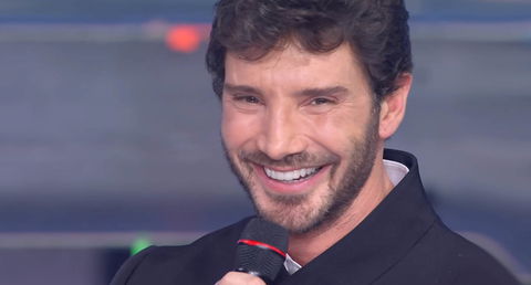 Stefano De Martino condurrà Sanremo 2027: l’annuncio di Carlo Conti preview