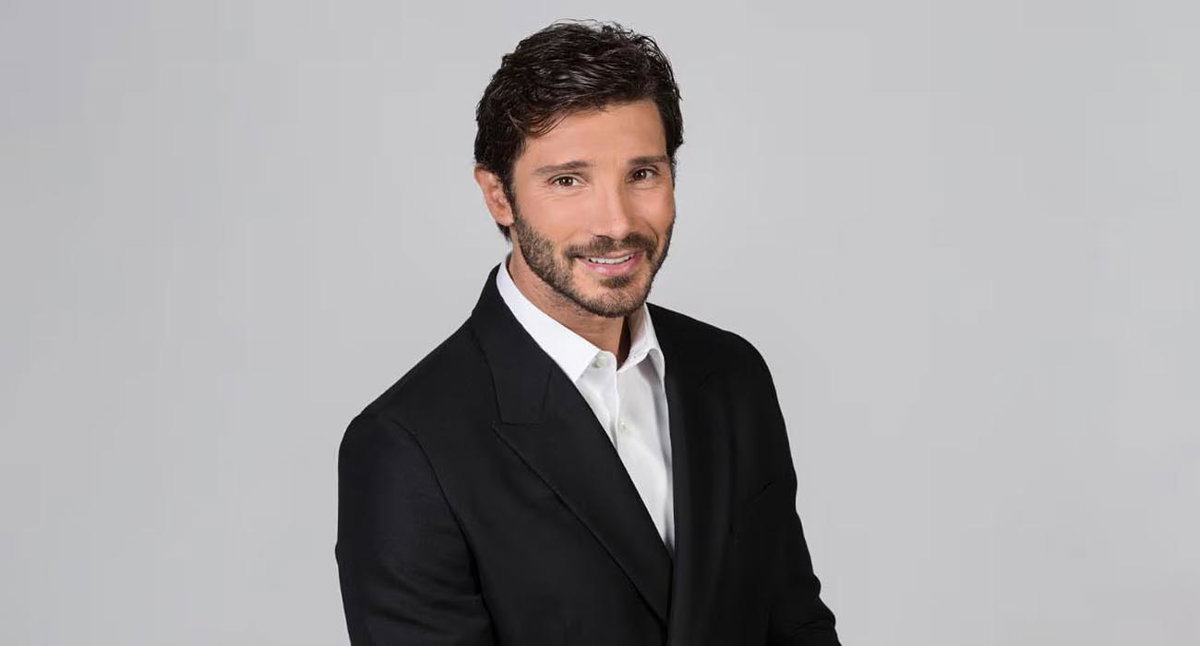Sanremo 2027: Stefano De Martino svela la data, quando sarà in onda article-post