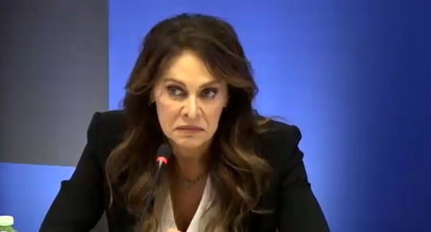 Elena Sofia Ricci attacca Rai sugli orari della prima serata, di nuovo preview