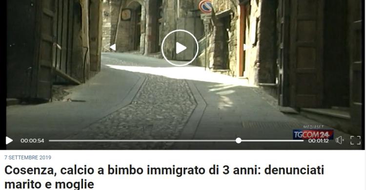 bambino preso a calci a Cosenza