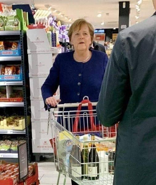 merkel-supermercato-berlino