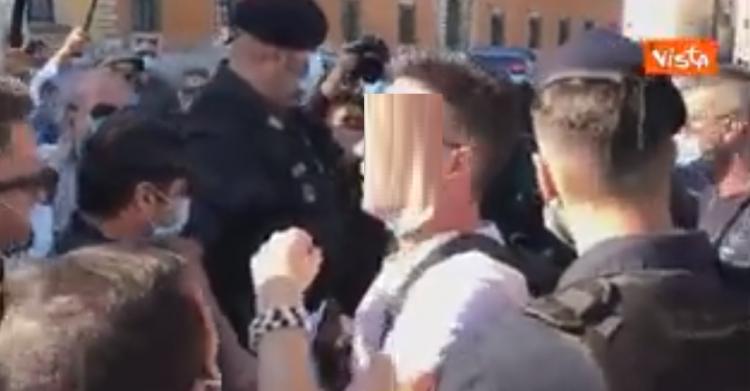 Manifestazione no Mask