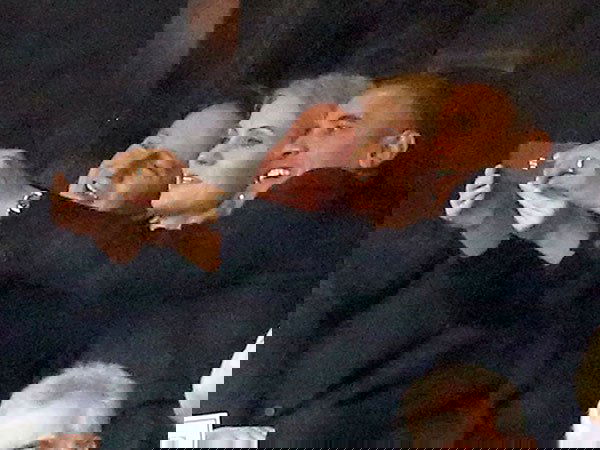 “I selfie aumentano i pidocchi”