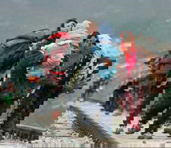 Governo sfratta anziani per immigrati?