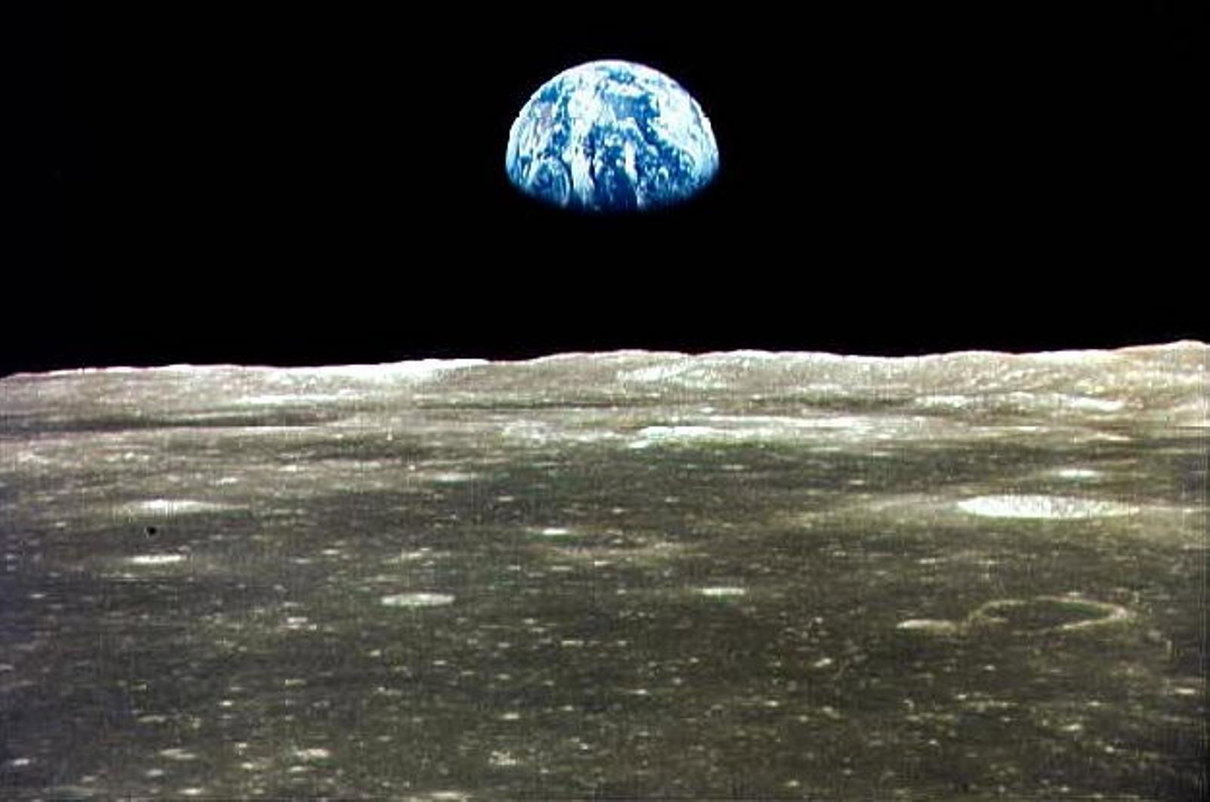 Gli astronauti e i cavi di acciaio article-post