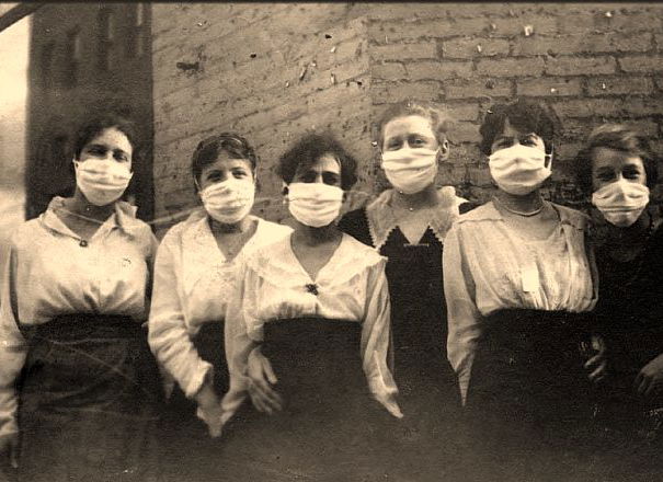 L’uso della mascherina in luogo pubblico è reato article-post