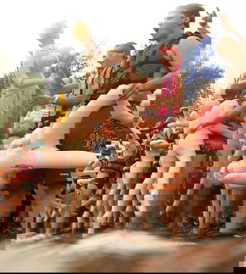 Fanno sesso in mare e restano incastrati…