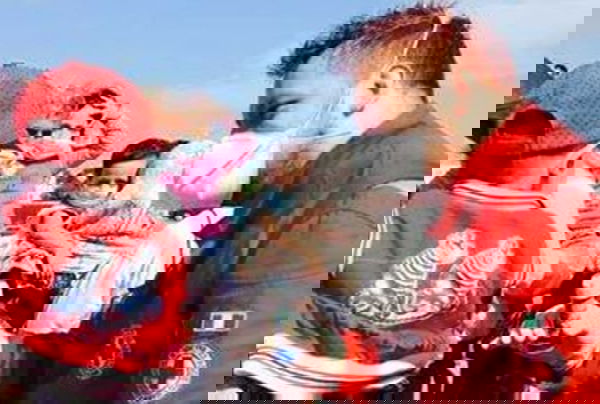 Profughi, Croce Rossa e gli abiti usati