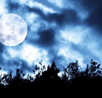Luna piena, super luna e leggende urbane