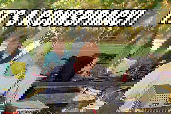 Perché è bello essere un complottista!