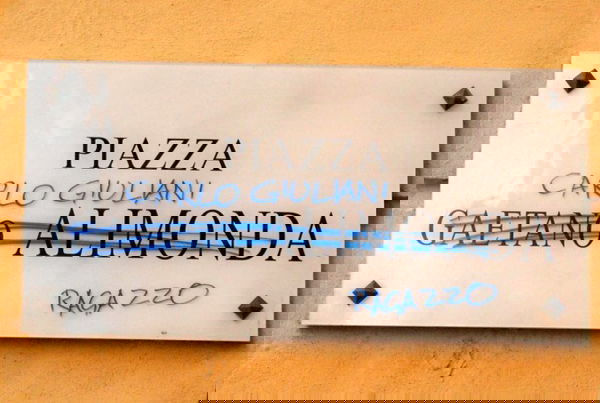 La Corte Europea e piazza Carlo Giuliani