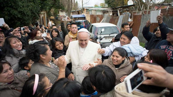 Il Papa, gli immigrati e gli smartphone
