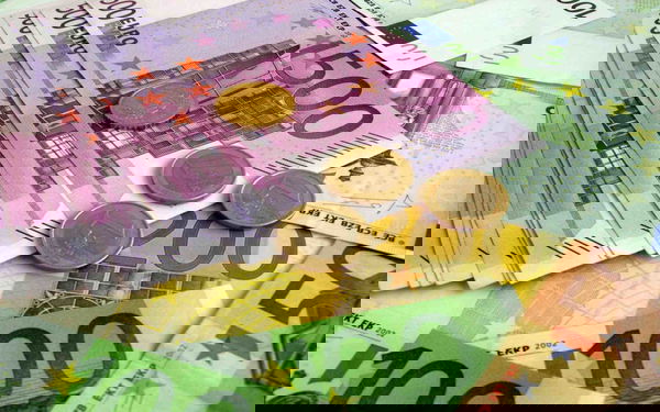 Immigrati a cui lavare le mutande