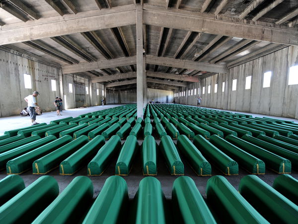 Renzi, Srebrenica e i social network