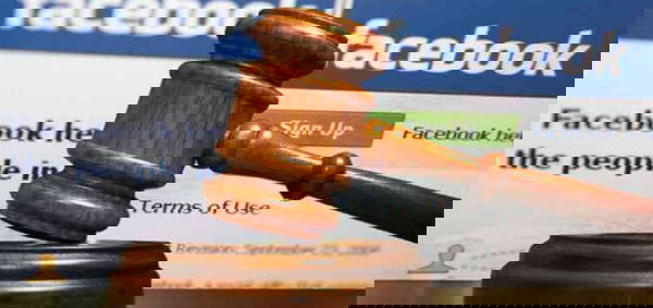 Un anno di carcere per un profilo fake?