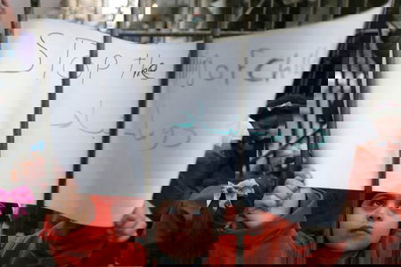 Bambini cristiani arsi vivi e decapitati article-post