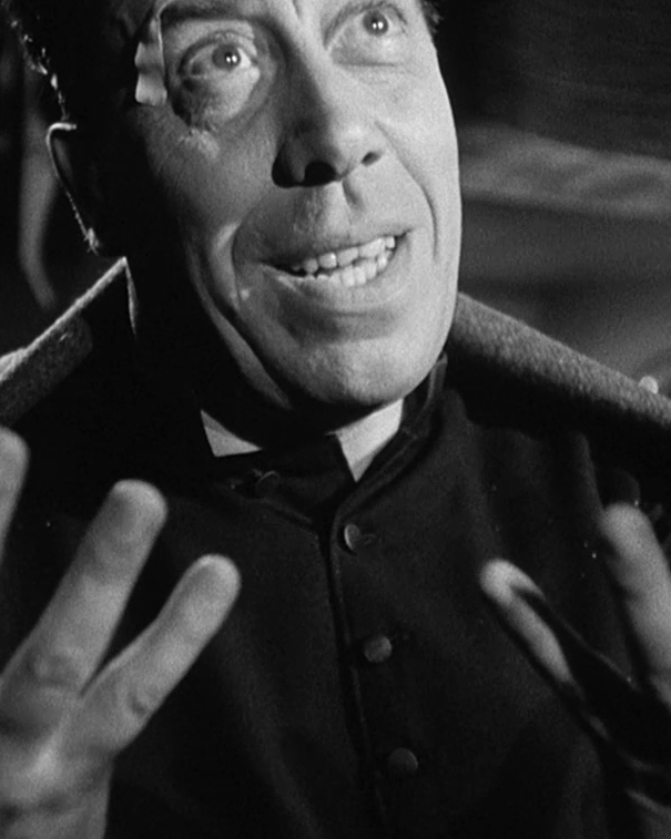 Il prete che benedice a schiaffi article-post