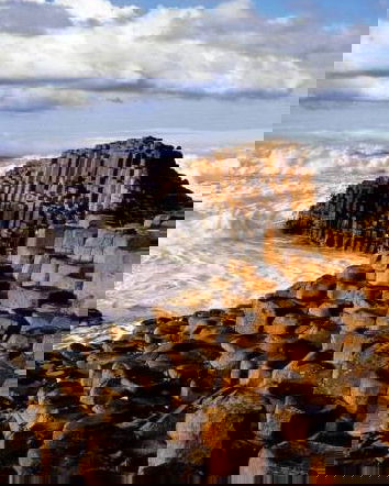 Il gigante irlandese e la sua porta nella roccia