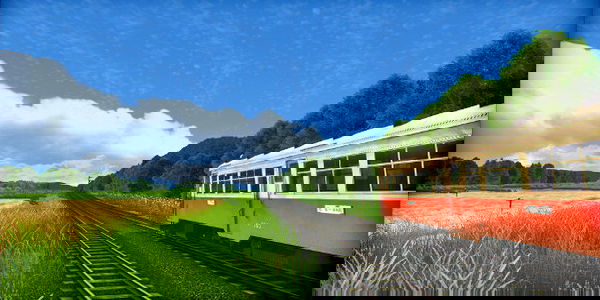 La favolina giapponese della studentessa sola sul treno