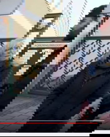 Immigrati in Svezia attaccano una troupe australiana