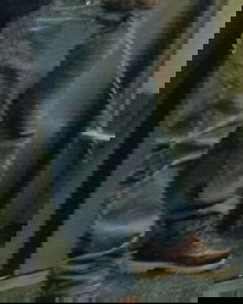 L’immigrato che fa i suoi bisogni nella metropolitana di Milano