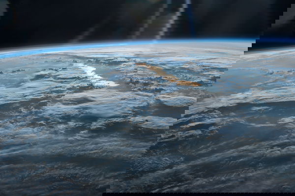 Le foto dallo spazio e la truffa della Terra tonda