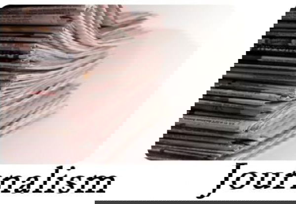 La giornalista che corre dietro all’intervistato article-post