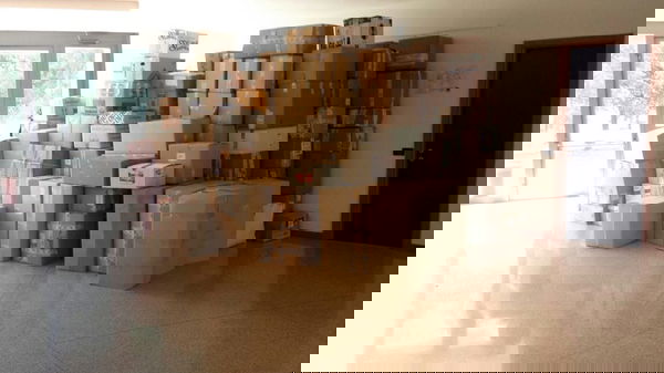 Raccolti per i terremotati, regalati agli immigrati