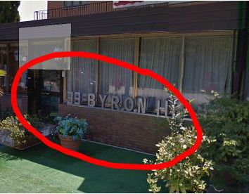 Le proteste degli immigrati all’hotel Byron