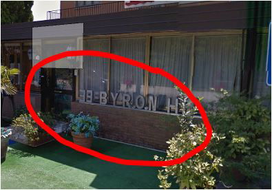 Le proteste degli immigrati all’hotel Byron