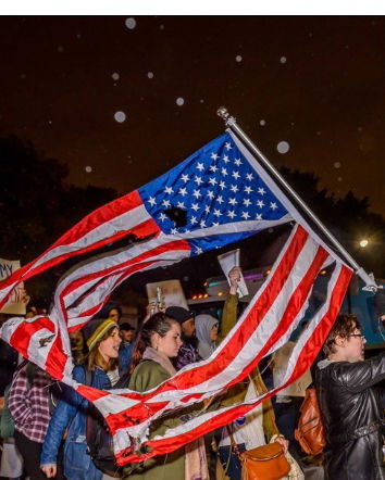 Pagati per protestare contro Trump