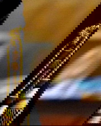 Troppo effeminato, tolto alla madre