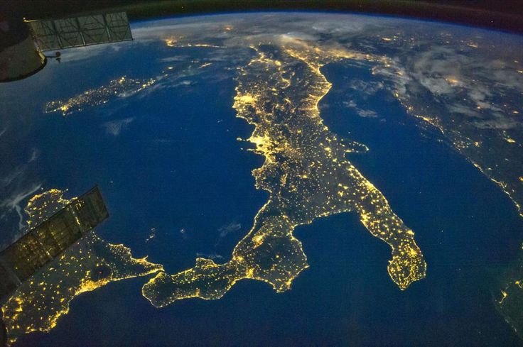 L’Italia dal satellite all’alba, il render 3D article-post