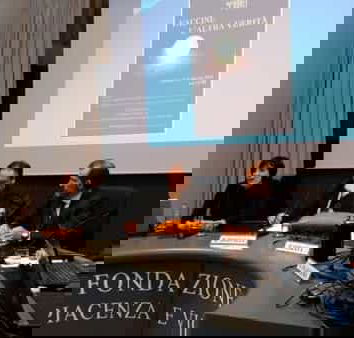 Parlare di vaccini in banca