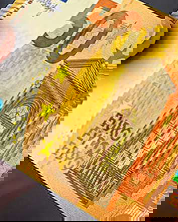 Il duro scontro tra le vecchie e le nuove banconote da 50 euro