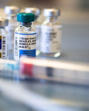 Il dottor Jim Meehan oftalmologo antivaccinista