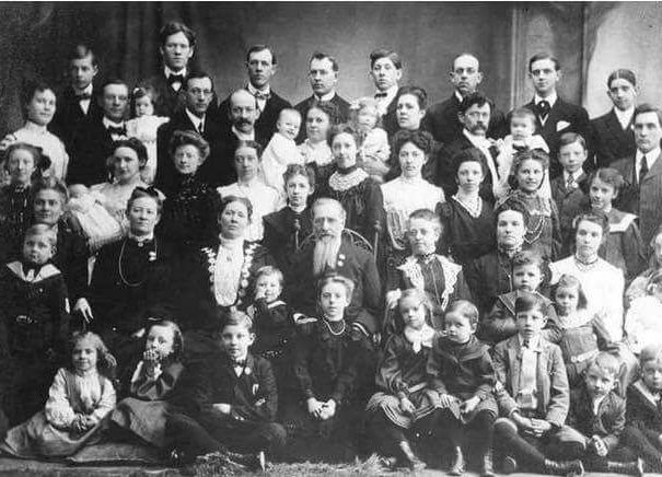 Le fotografie che sono passate alla storia? 69 figli… article-post