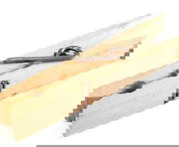 L’auricoloterapia: la molletta panacea di tutti i mali