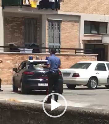 Distrugge la macchina dei carabinieri