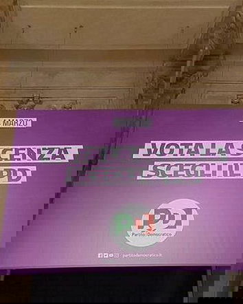 “Vota la scenza”