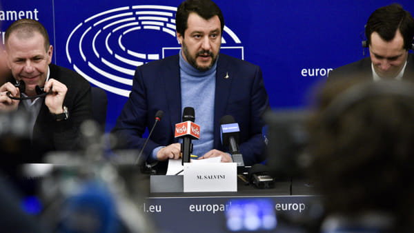 Chi vuole applaudire è libero di applaudire? article-post