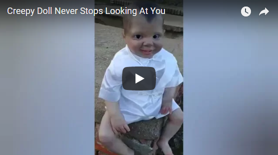 La bambola che non smette di guardarvi