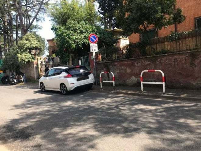 Il divieto di sosta di Virginia Raggi article-post