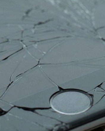 Salvare dati da uno smartphone rotto? Occhio al servizio che scegliete!