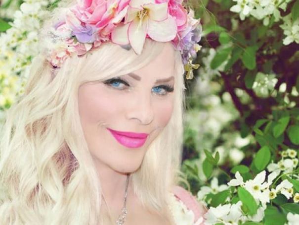 Cicciolina, i serpenti e il giornalismo article-post