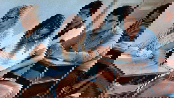 La “prof” arrestata per aver avuto un figlio da un minorenne