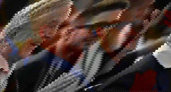 Soros, Avaaz e le pagine Facebook chiuse