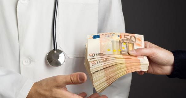 Medici corrotti da case farmaceutiche: il nuovo scandalo article-post