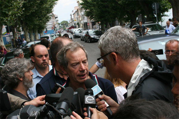 Bertolaso e i fantomatici 2000 euro article-post