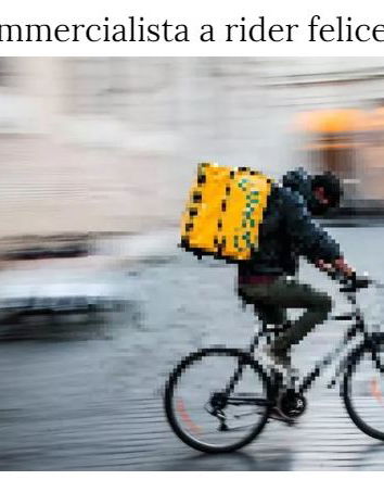 Il rider felice che guadagna fino a 4000 euro al mese
